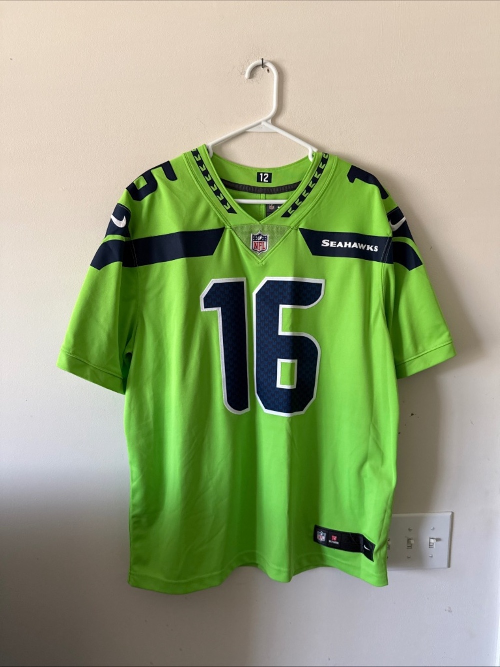 Men's Nike Tyler Lockett #16 Seattle Seahawks Vapor Lmtd Color Rush Jersey Sz XL